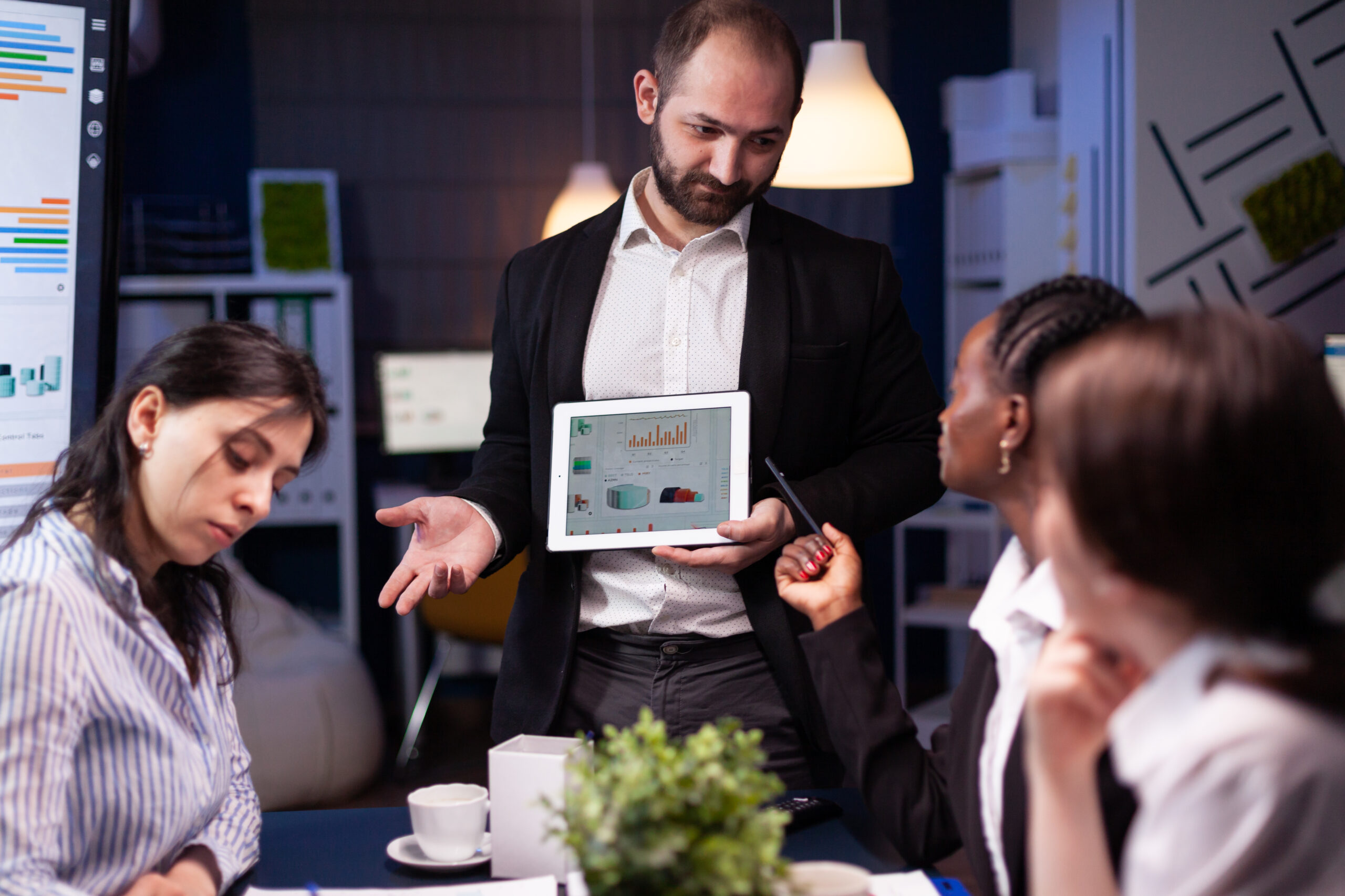 What a B2B Lead Generation Agency Does Differently in an AI-Driven Buyer Journey
